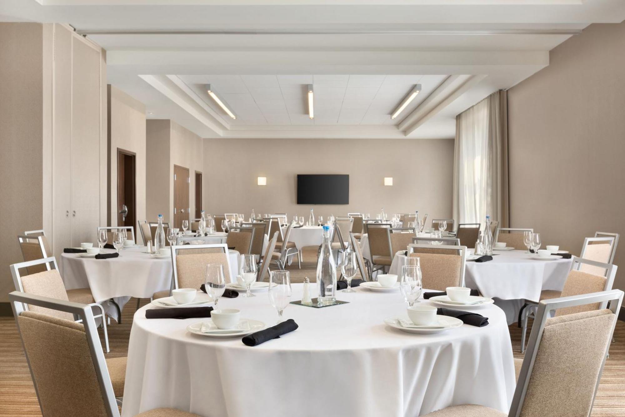 Four Points By Sheraton Fargo Medical Center Extérieur photo