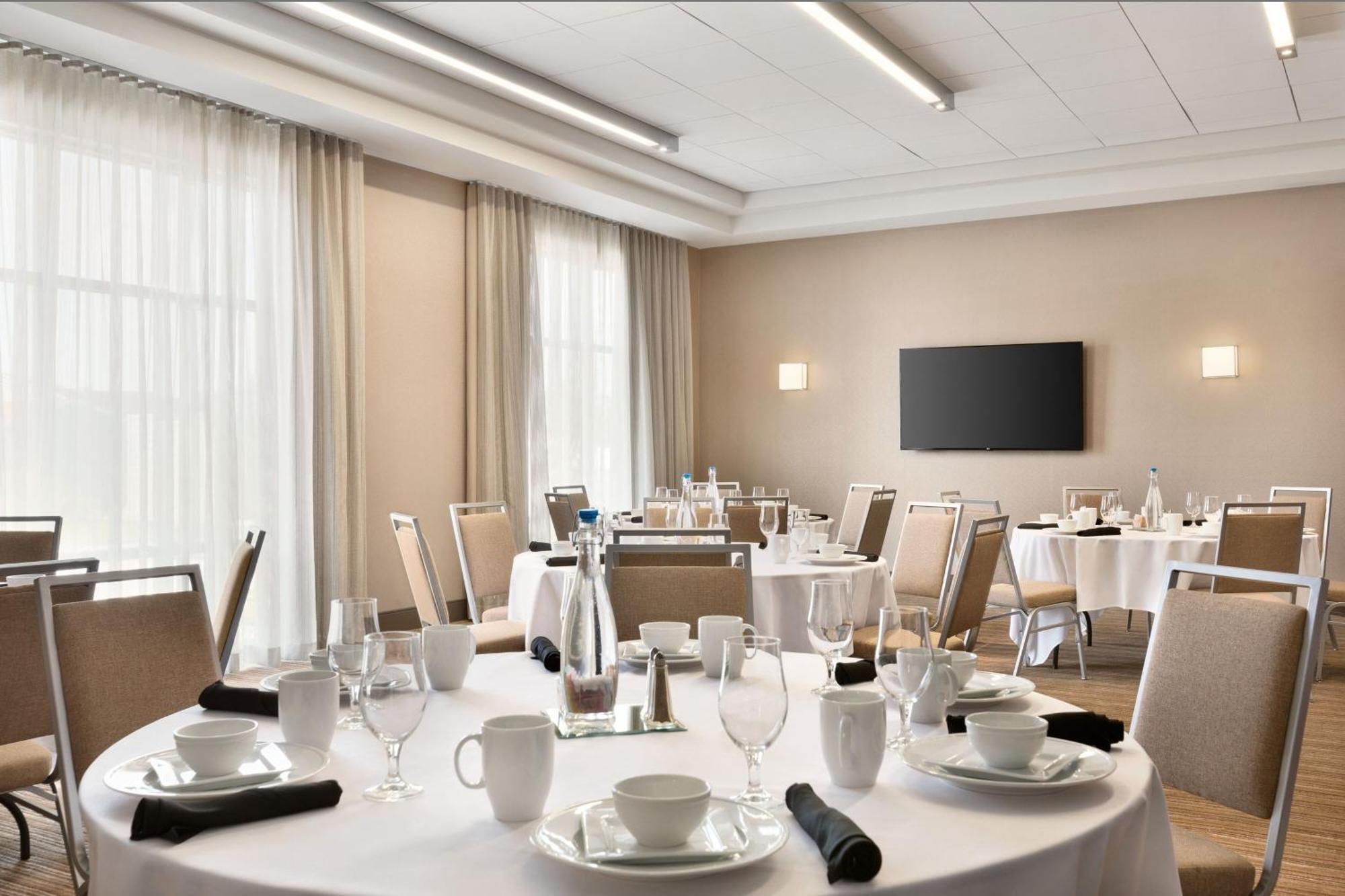 Four Points By Sheraton Fargo Medical Center Extérieur photo