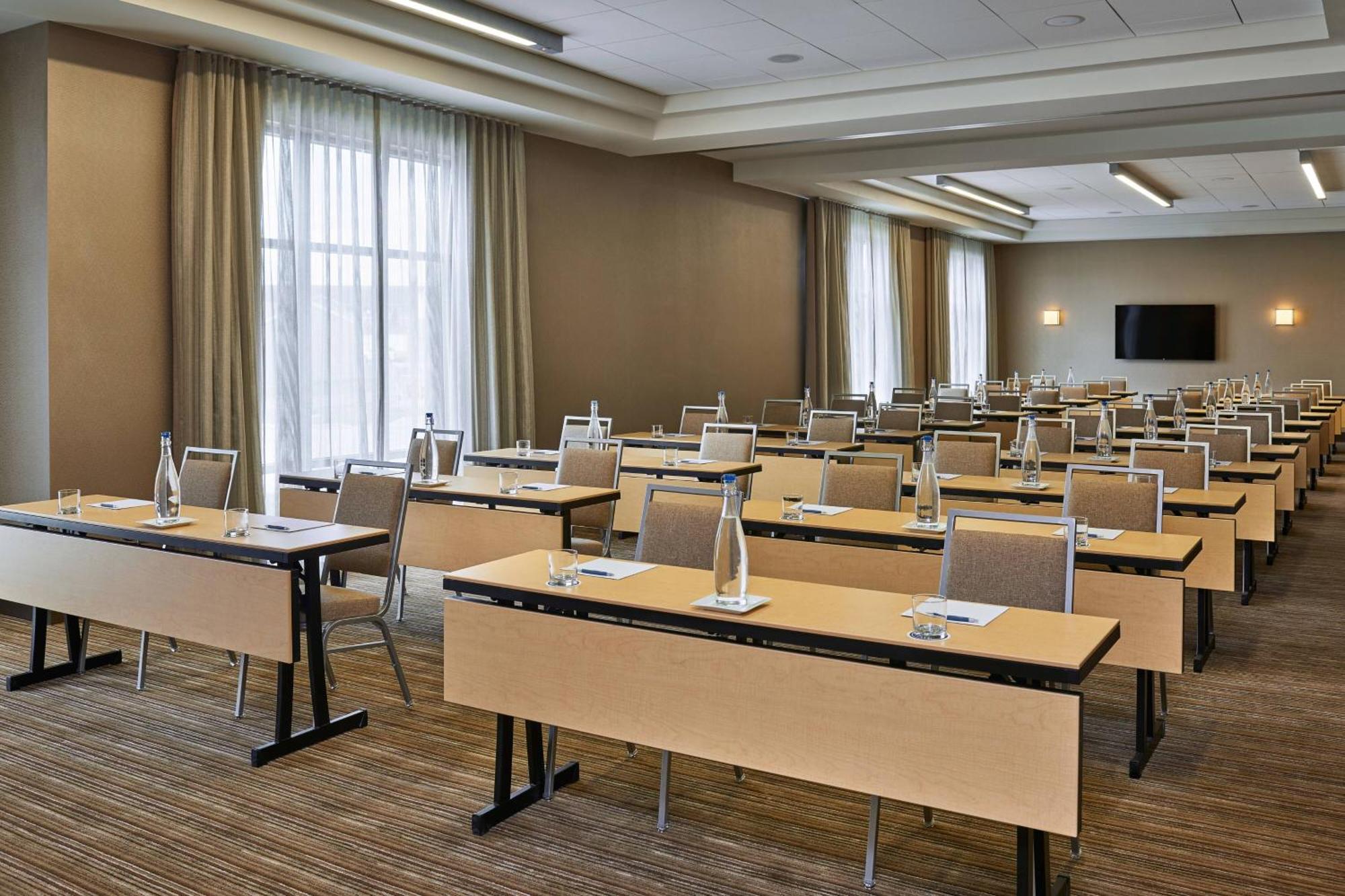 Four Points By Sheraton Fargo Medical Center Extérieur photo