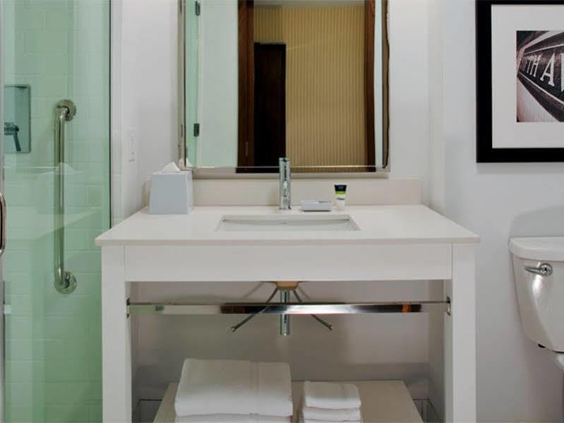 Four Points By Sheraton Fargo Medical Center Extérieur photo